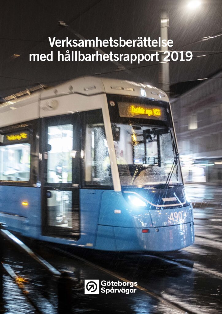 Bild på Spårvagn i regn med texten 
