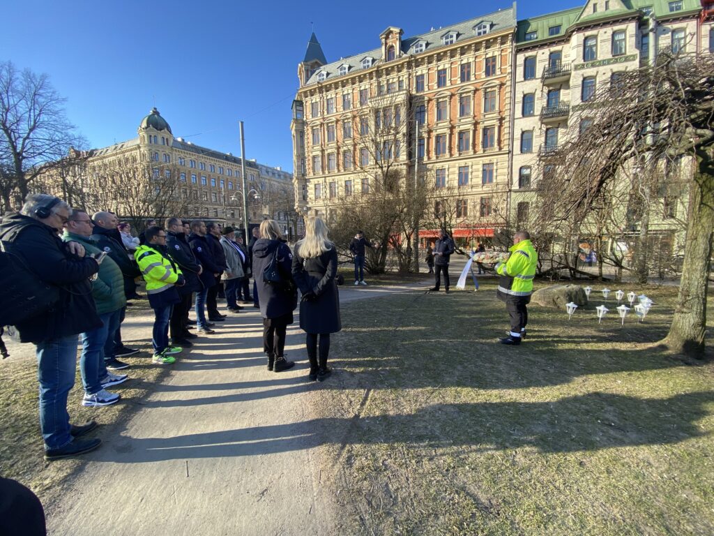 Bild på minnestund i vasaparken