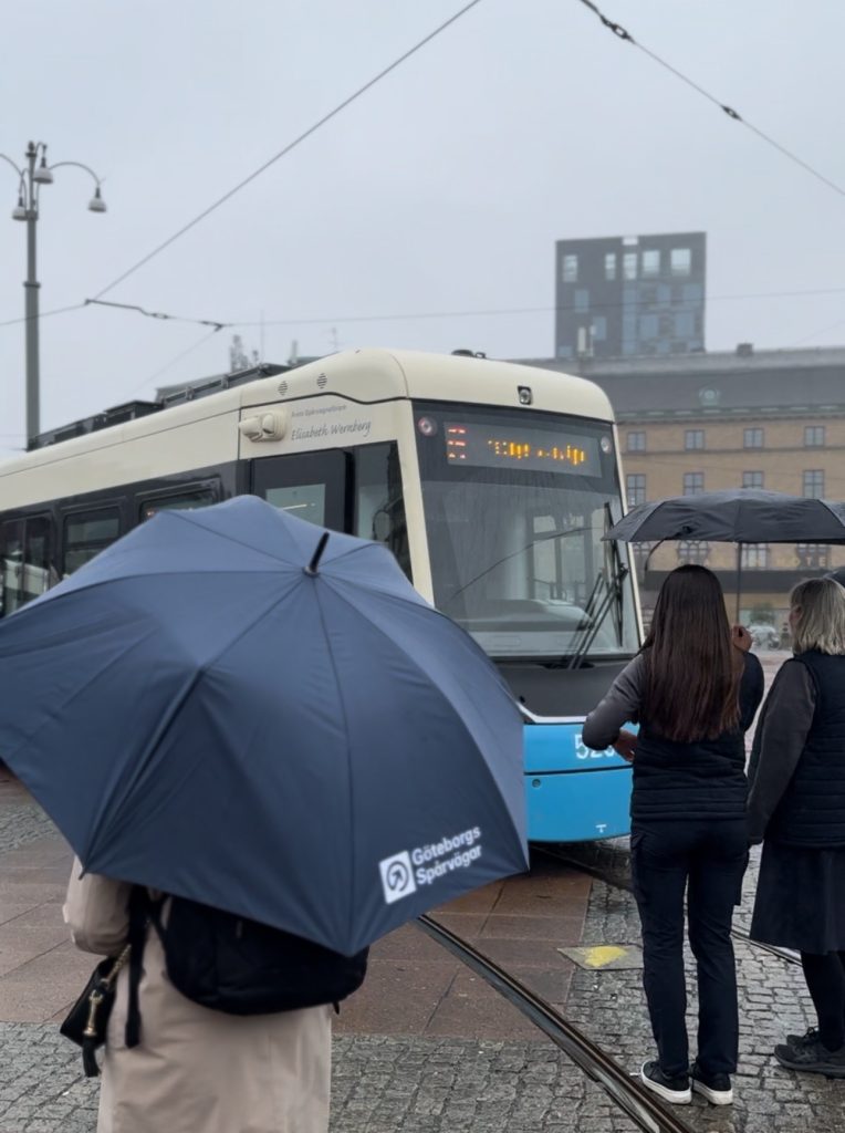 Bild på en spårvagn med namnet på årets spårvagnsförare